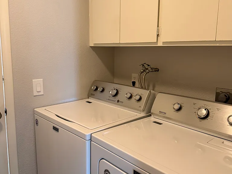 2349 E Alameda Dr — Photo 12