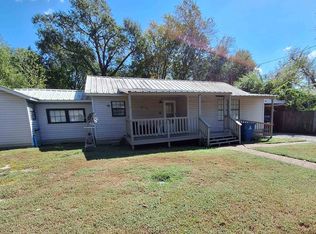 1002 North St, Gladewater, TX 75647