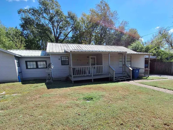1002 North St, Gladewater, TX 75647