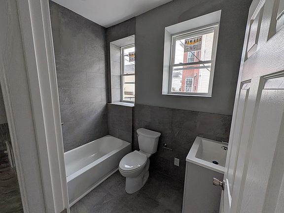 3rd image of 413 River Dr APT 1