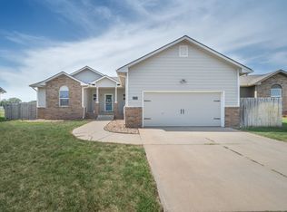 121 S Stoneridge St, Valley Center, KS 67147