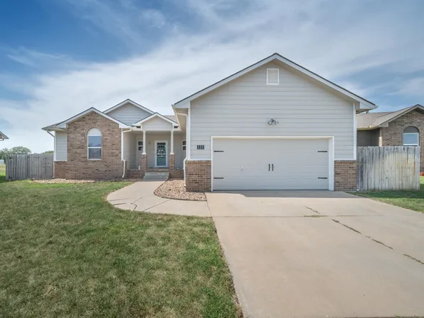 121 S Stoneridge St, Valley Center, KS 67147