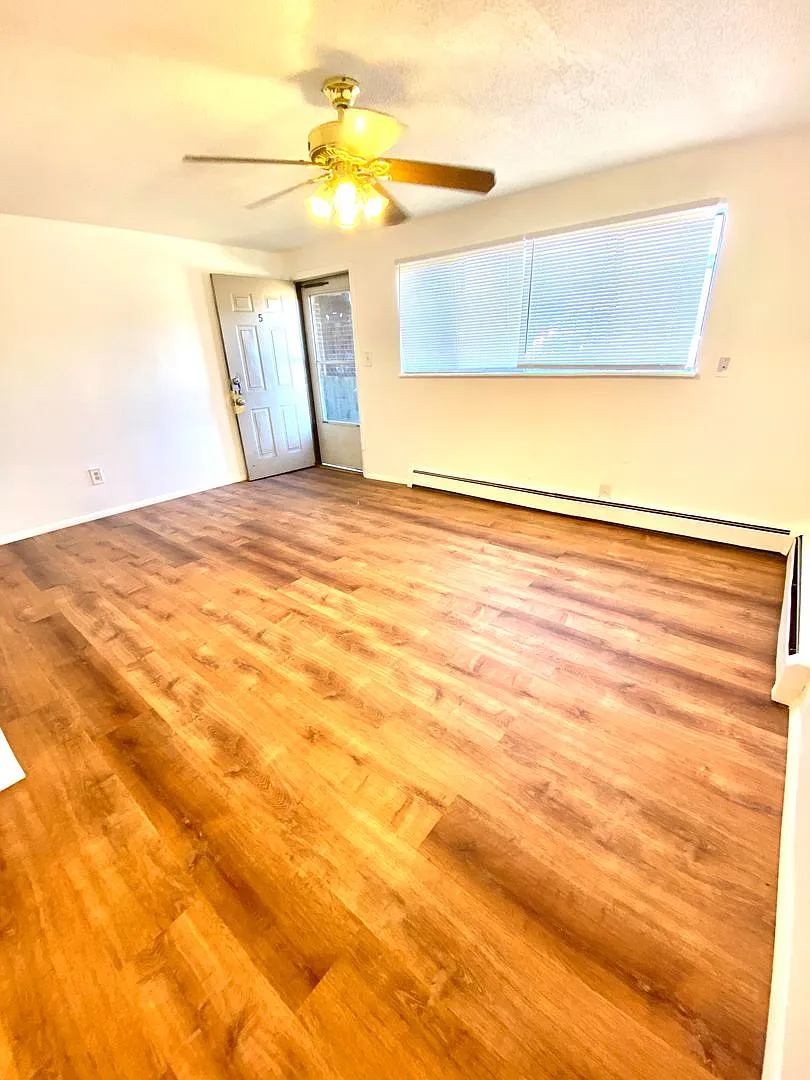 2905 Glendale Drive — Photo 3
