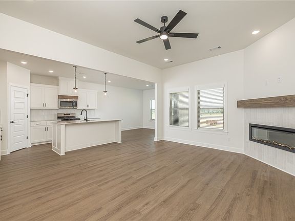 5th image of 1301 NW 15th St