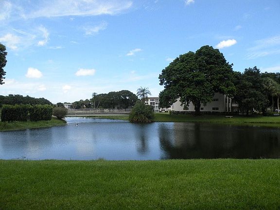 4th image of 4801 Martinique Place #C1