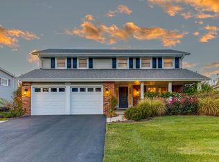 6S556 Bridlespur Dr, Naperville, IL 60540