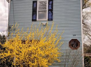 28 Junction St, Warwick, RI 02889