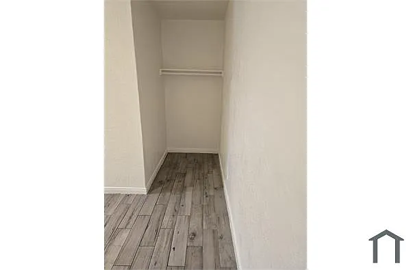 Building Photo - 139 W Manchester Blvd #5