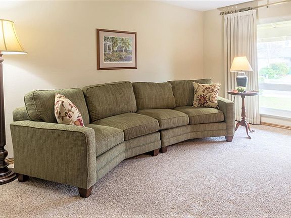 2nd image of 547 Woodstock Way