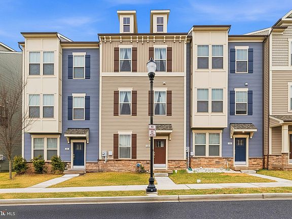 3rd image of 1320 Ricketts Rd