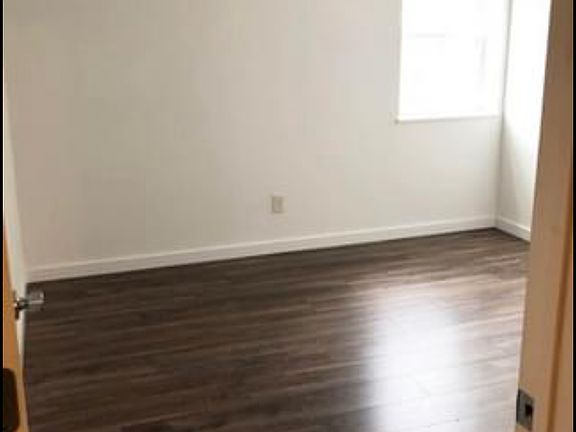 4th image of 227 E 15th Ave
