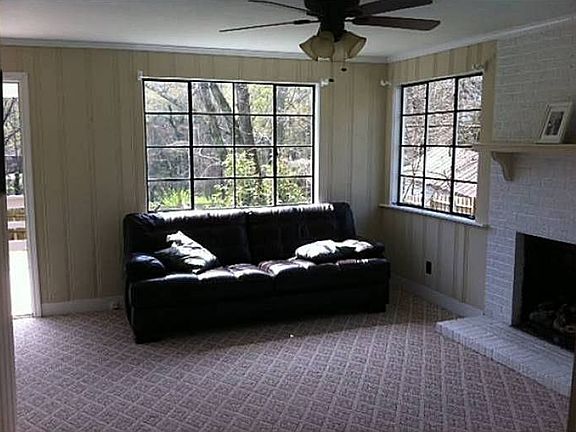 dining room (now has hard
