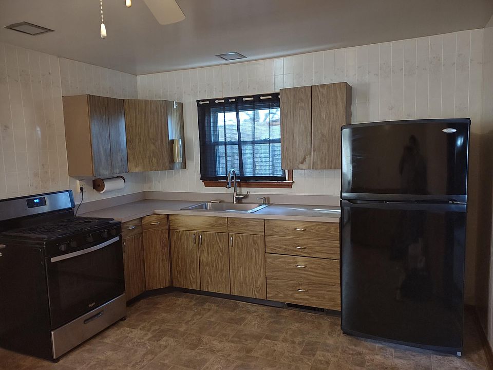 2nd image of 3017 Welch Dr