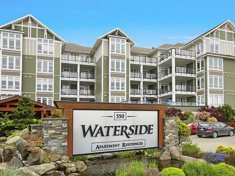 550 Island Hwy S — Photo 5