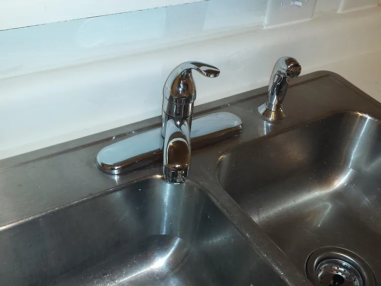 137 Rockyreef Cir — Photo 16