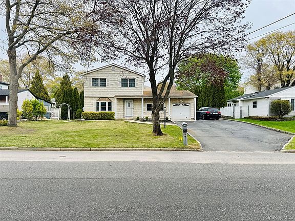 2nd image of 195 Maple Street