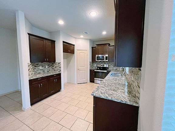5th image of 14024 Silkwood Dr