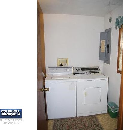 Each Side Has a Laundry Area