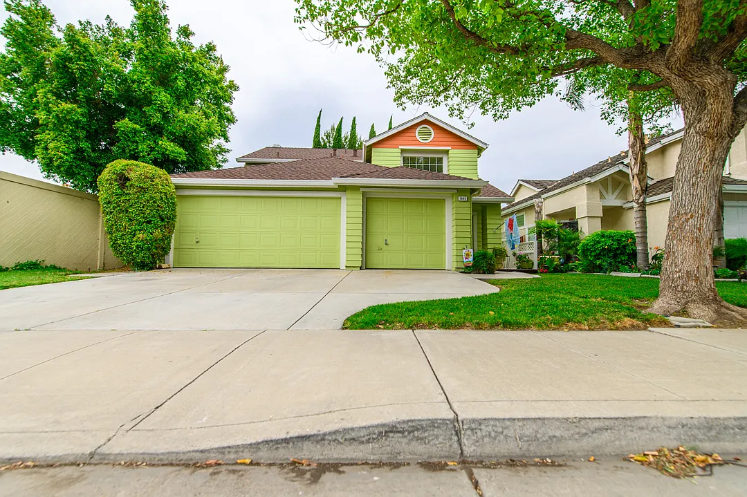1045 Vallerand Rd photo 1