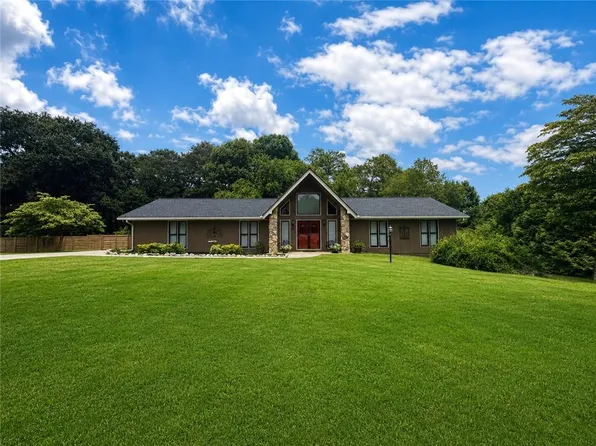 2184 Valley Creek Cir, Snellville, GA 30078
