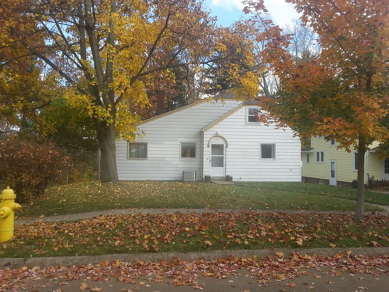 1st image of 561 Woodland Ave