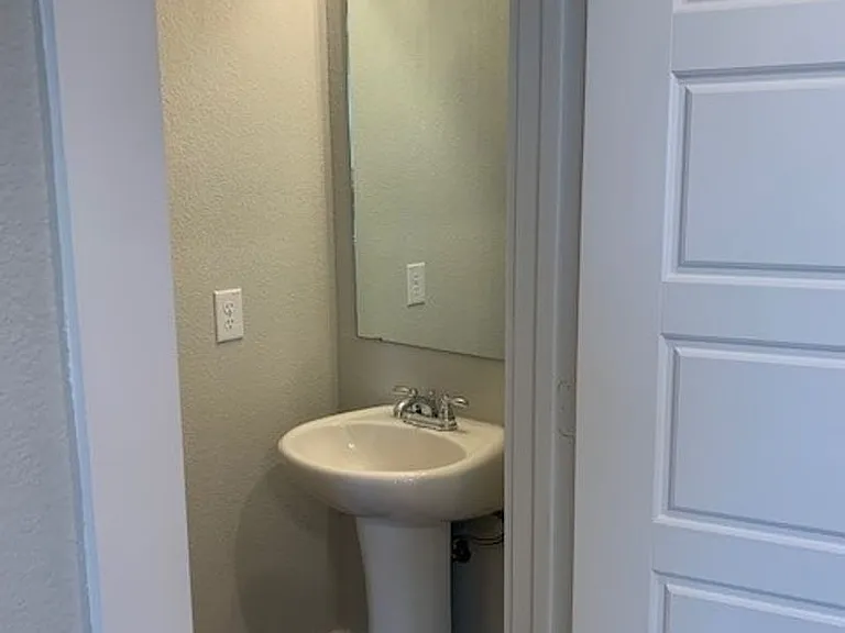 375 Hampton Pl — Photo 12