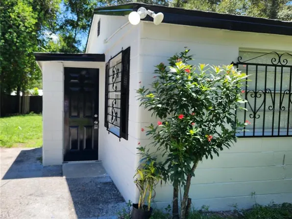 8307 N Hillsborough Ln, Tampa, FL 33604