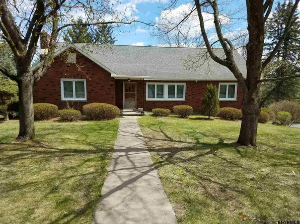 39 Devitt Rd, Waterford, NY 12188