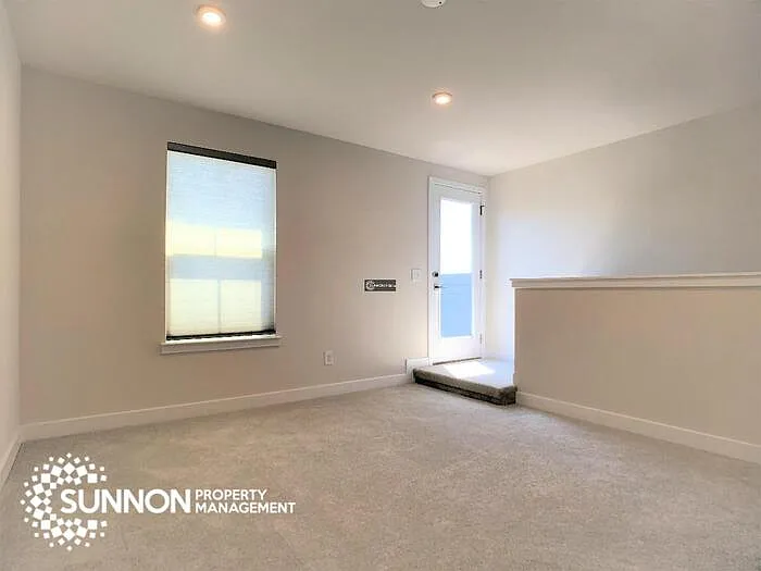 462 W Tremont Ave — Photo 27