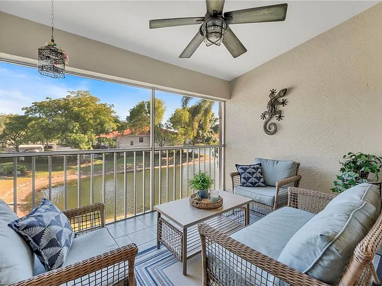 2460 Old Groves Rd #201 — Photo 2