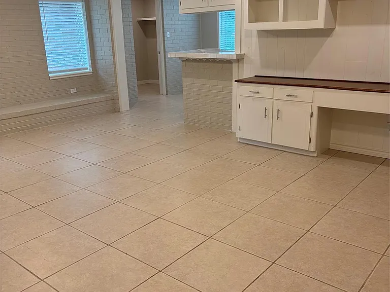 8049 Forest Hills Dr — Photo 19