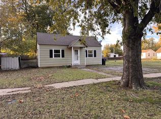 403 NW 2nd St, Minco, OK 73059
