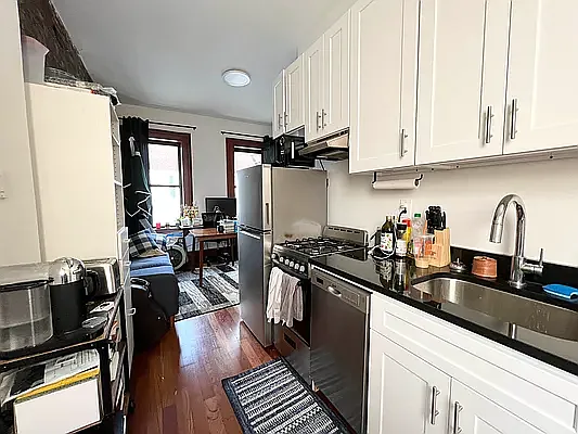 Building Photo - 336 E 5th St #6FE