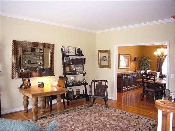 5th image of 1403 Tasmania Ct
