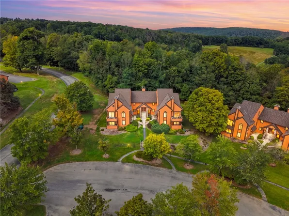 2104 Swiss Mountain Dr, Champion, PA 15622