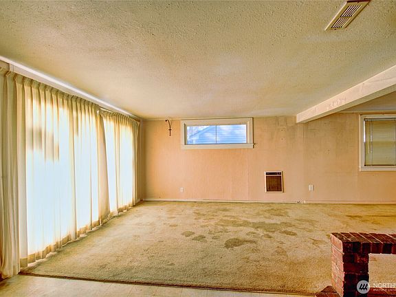 4th image of 1040 W Shady Lane