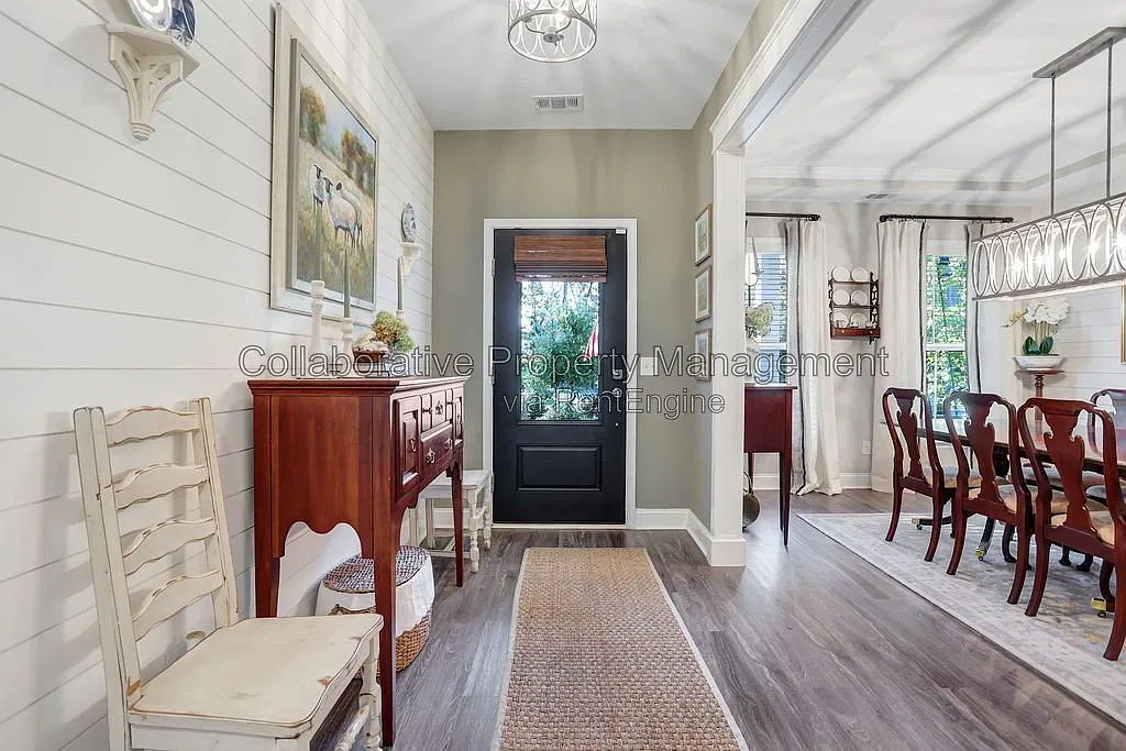 4 bed, 2.5 bath, 3158 sqft, $3,250 — Photo 3