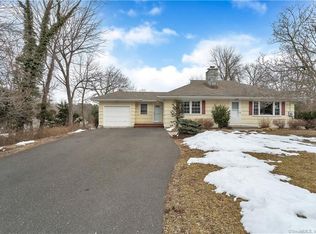 22 Garnet Rd, Trumbull, CT 06611