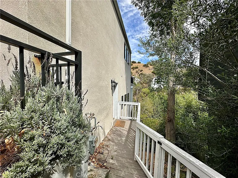 2506 Zorada Dr — Photo 3
