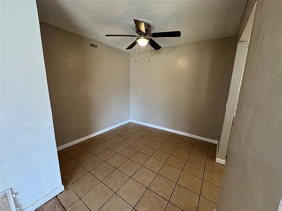 4th image of 1322 S Reno Ave