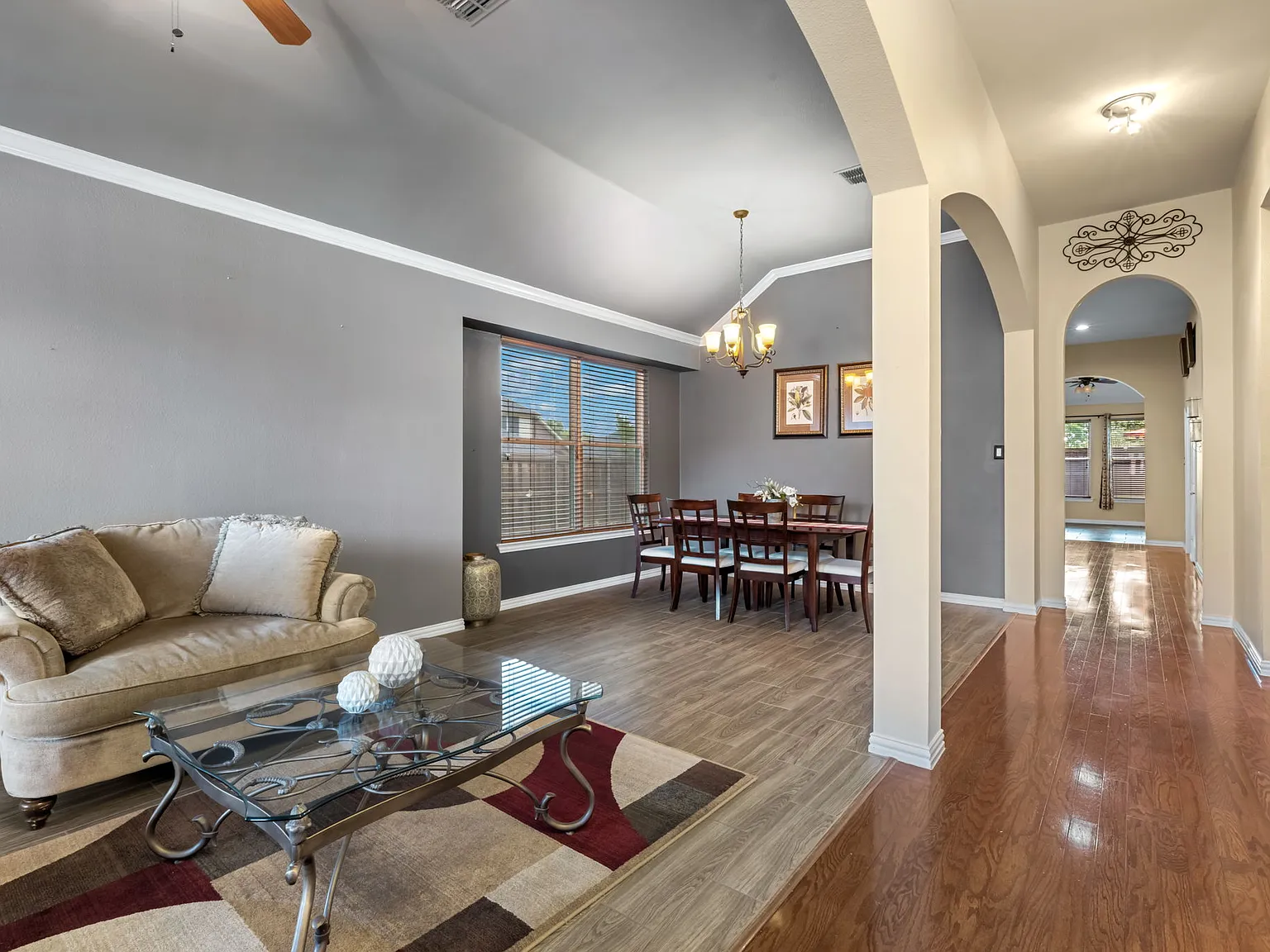 4 bed, 2268 sqft, $2,900 — Photo 3