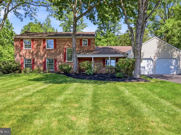 15 Brookdale Dr, Doylestown, PA 18901