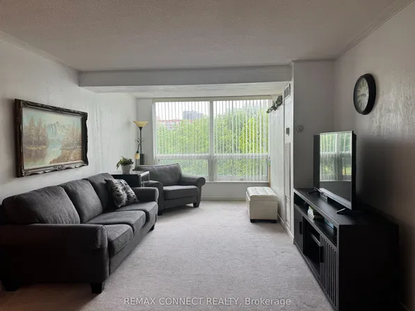 326 Major Mackenzie Dr E #221, Richmond Hill, ON L4C 8T4