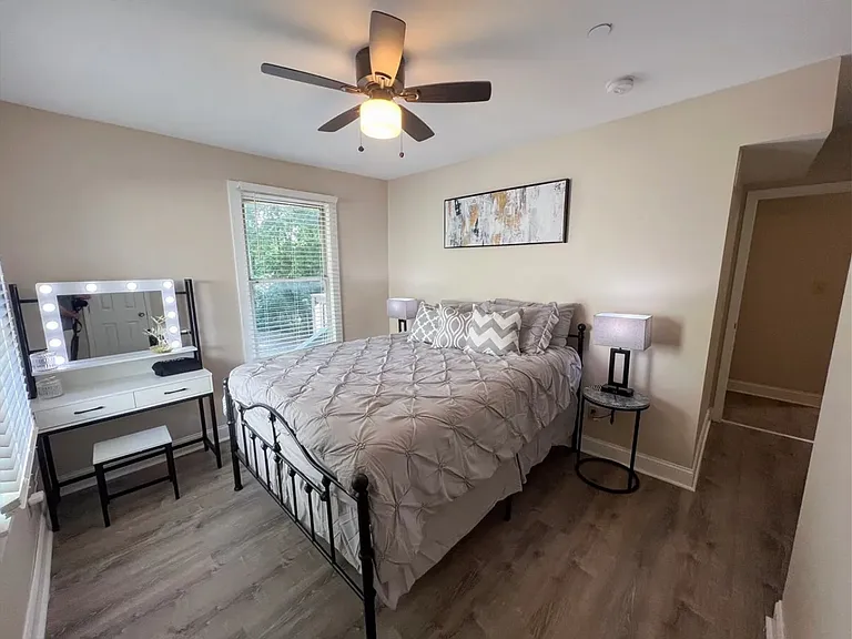 516 N Broadway #202 — Photo 16
