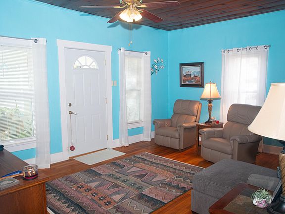 4th image of 2214 Avenue G
