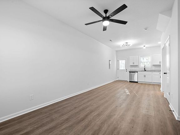 4th image of 1660 Golf Club Ln APT D