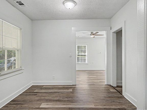 5th image of 306 Catherine Heights Loop