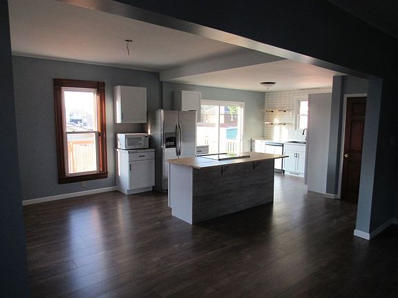 3rd image of 317 W Park Dr