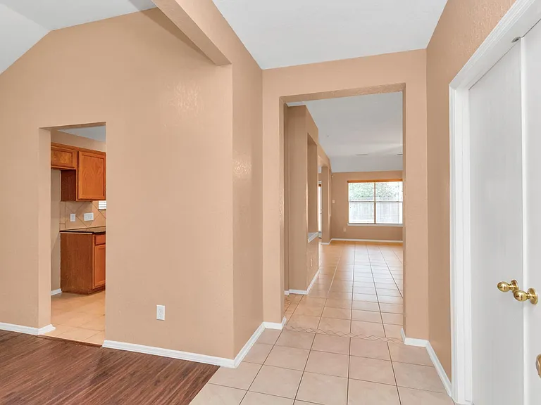 8506 Chancellorsville Ln — Photo 5