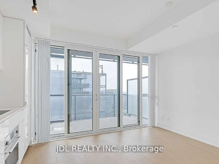 7 Grenville St #5102 — Photo 8